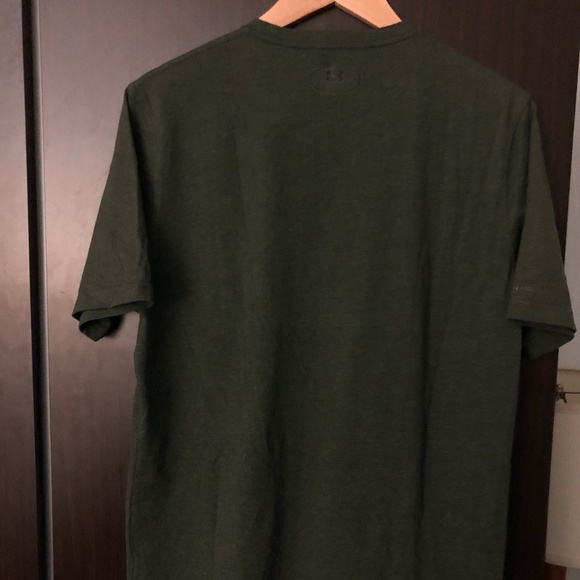 Under Armour T-Shirt - Picture 3 of 3